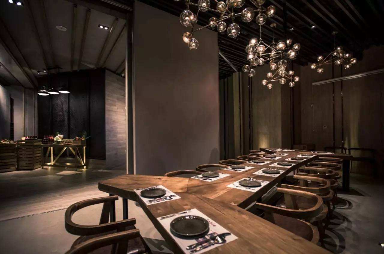 龙胜深圳餐饮空间设计不仅要设计得好，更要能实现有效落地！