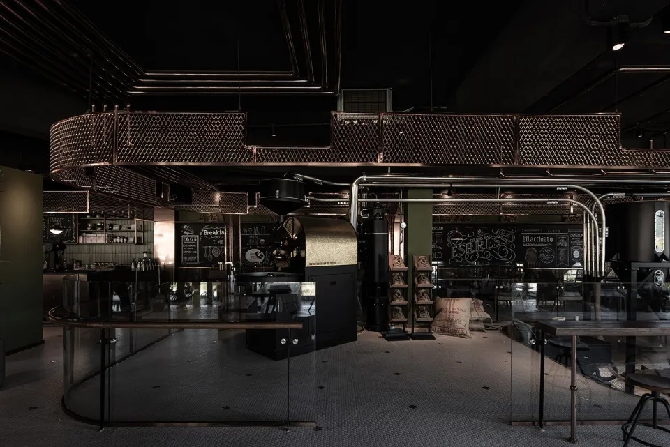 龙胜硬核的金属质感，让这个杭州餐饮空间设计绝了